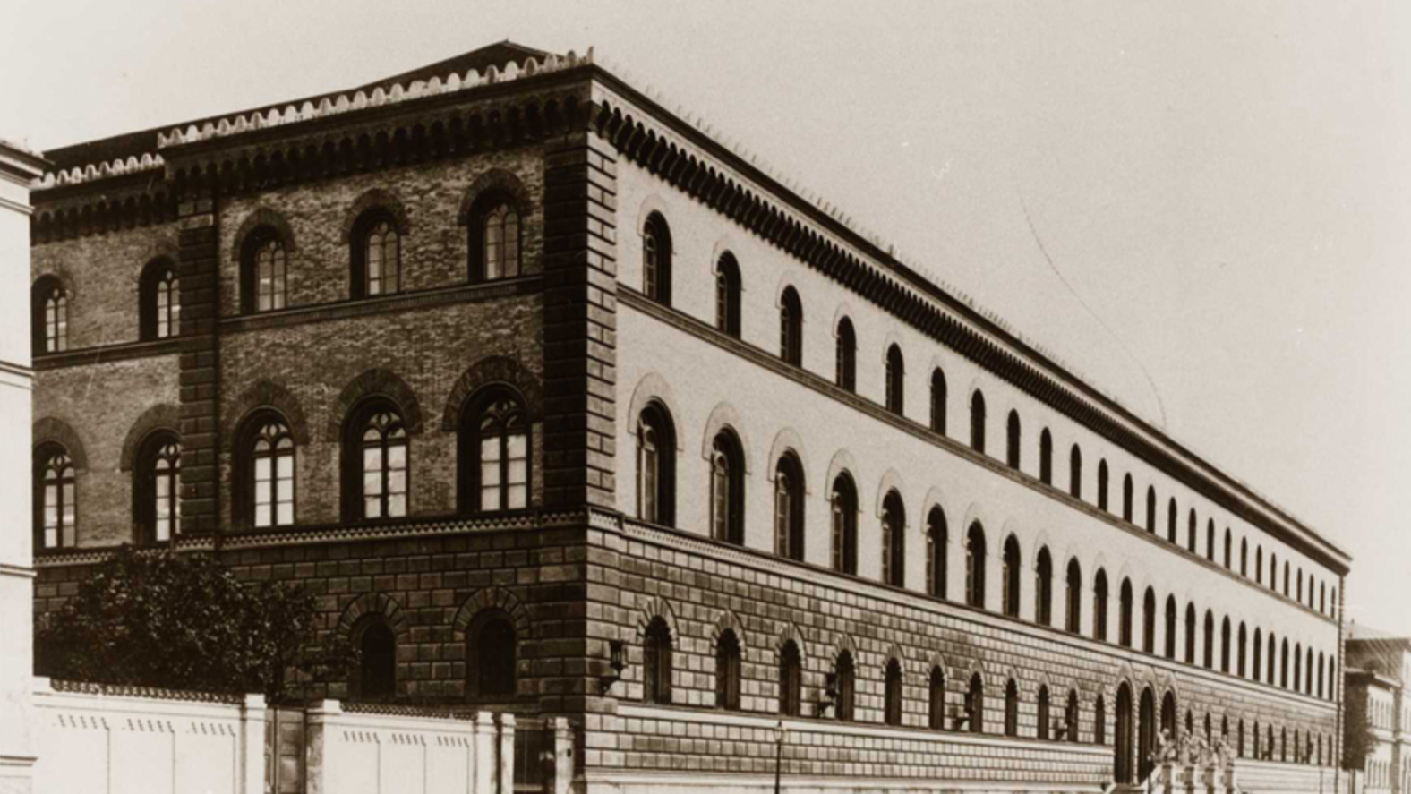Königliche Hof- und Staatsbibliothek zu München, um 1885 Quelle: Zentralinstitut für Kunstgeschichte, Photothek/Archiv, ZI-0936-02-00-498840 Erstellt von: Bruckmann