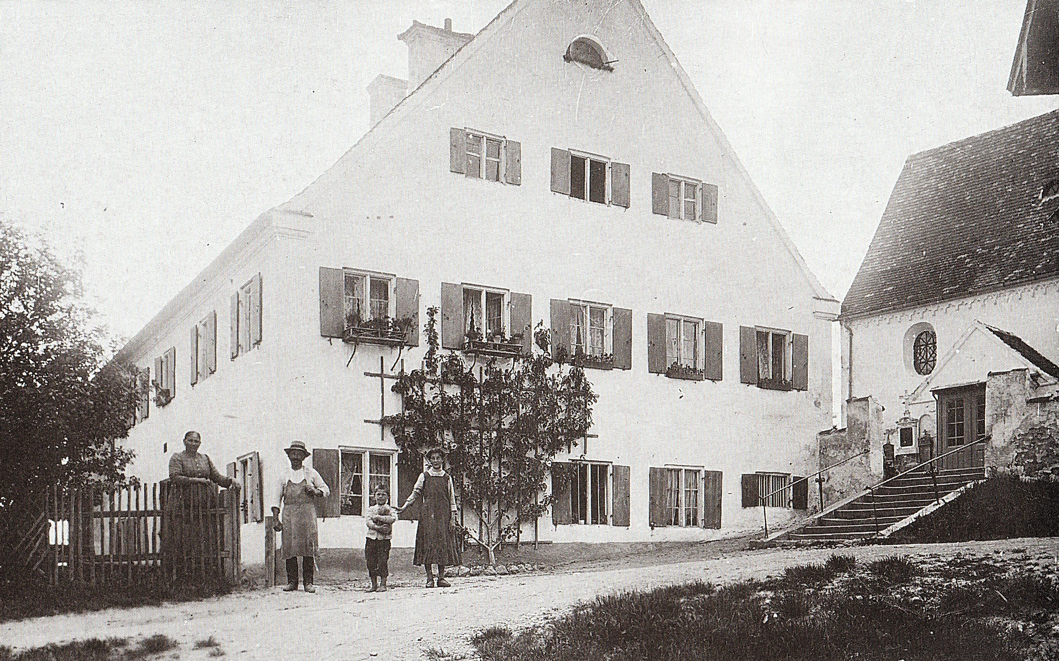 Alte Schulgebäude in Schondorf