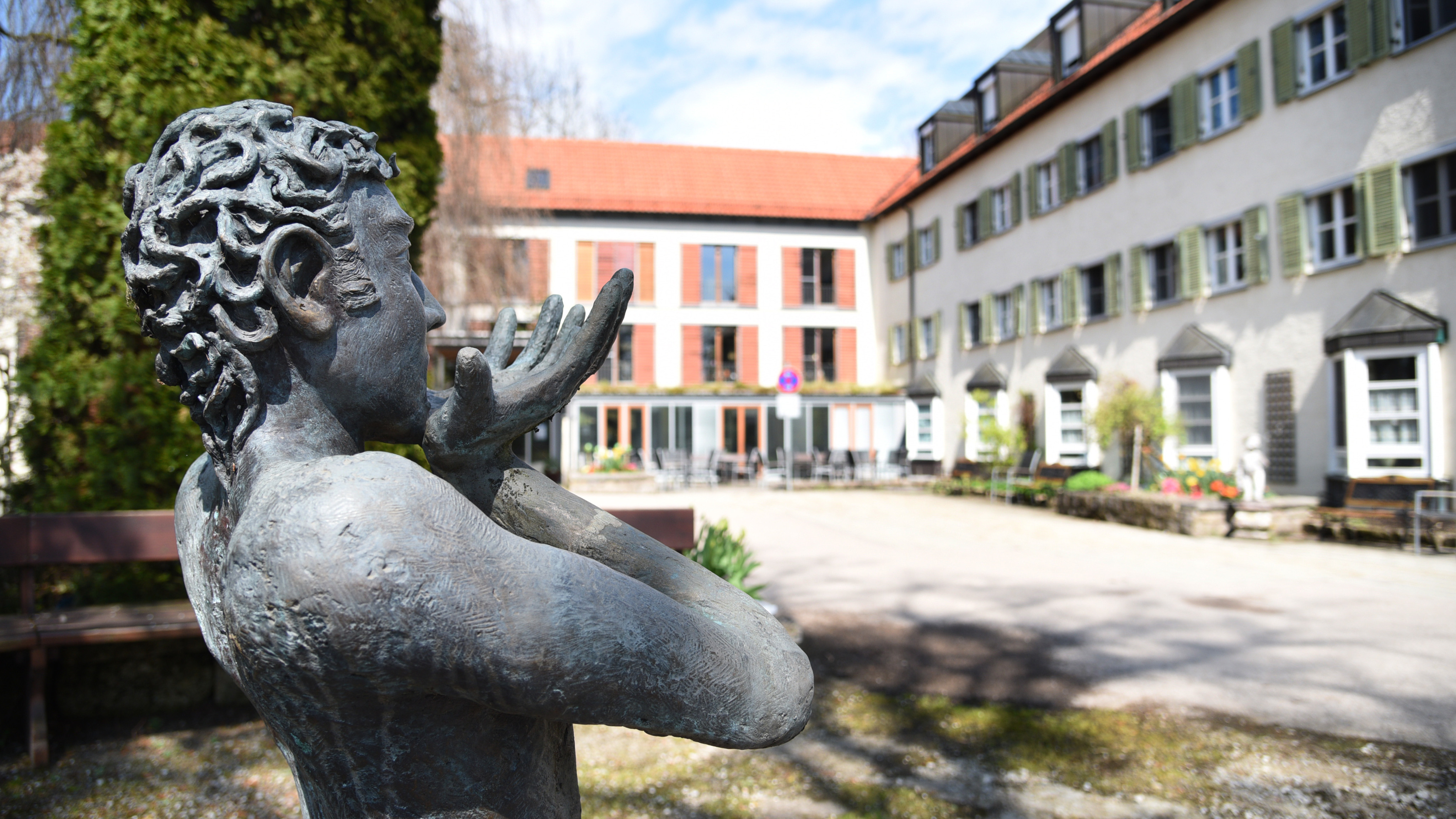Die wechselvolle Geschichte beginnt mit dem Geruch von Schwefel.