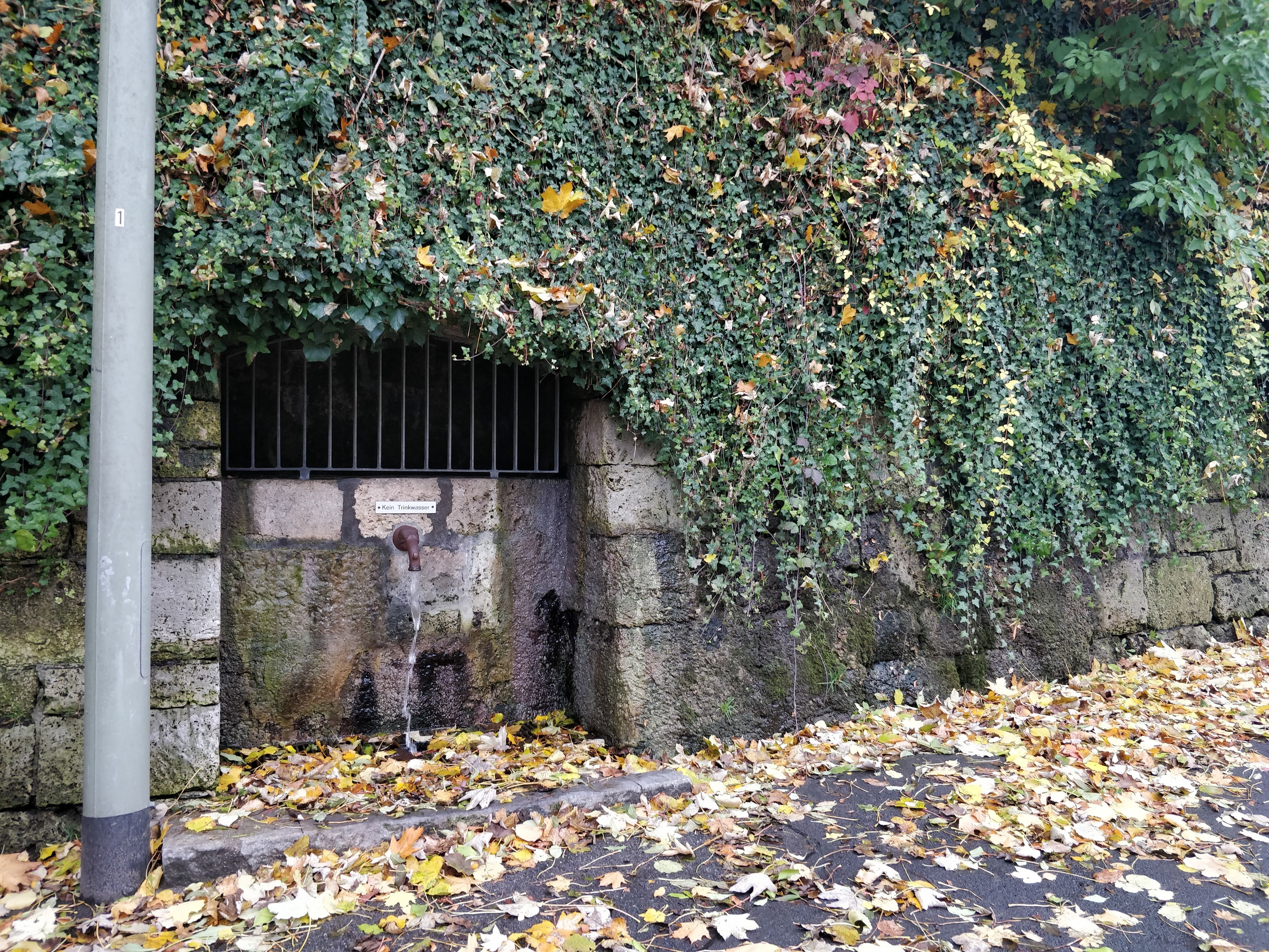 Der Brunnen an der Neuen Bergstraße