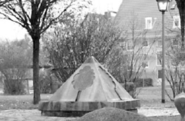 Der Sparkassenbrunnen auf dem Von-den-Hoff-Platz