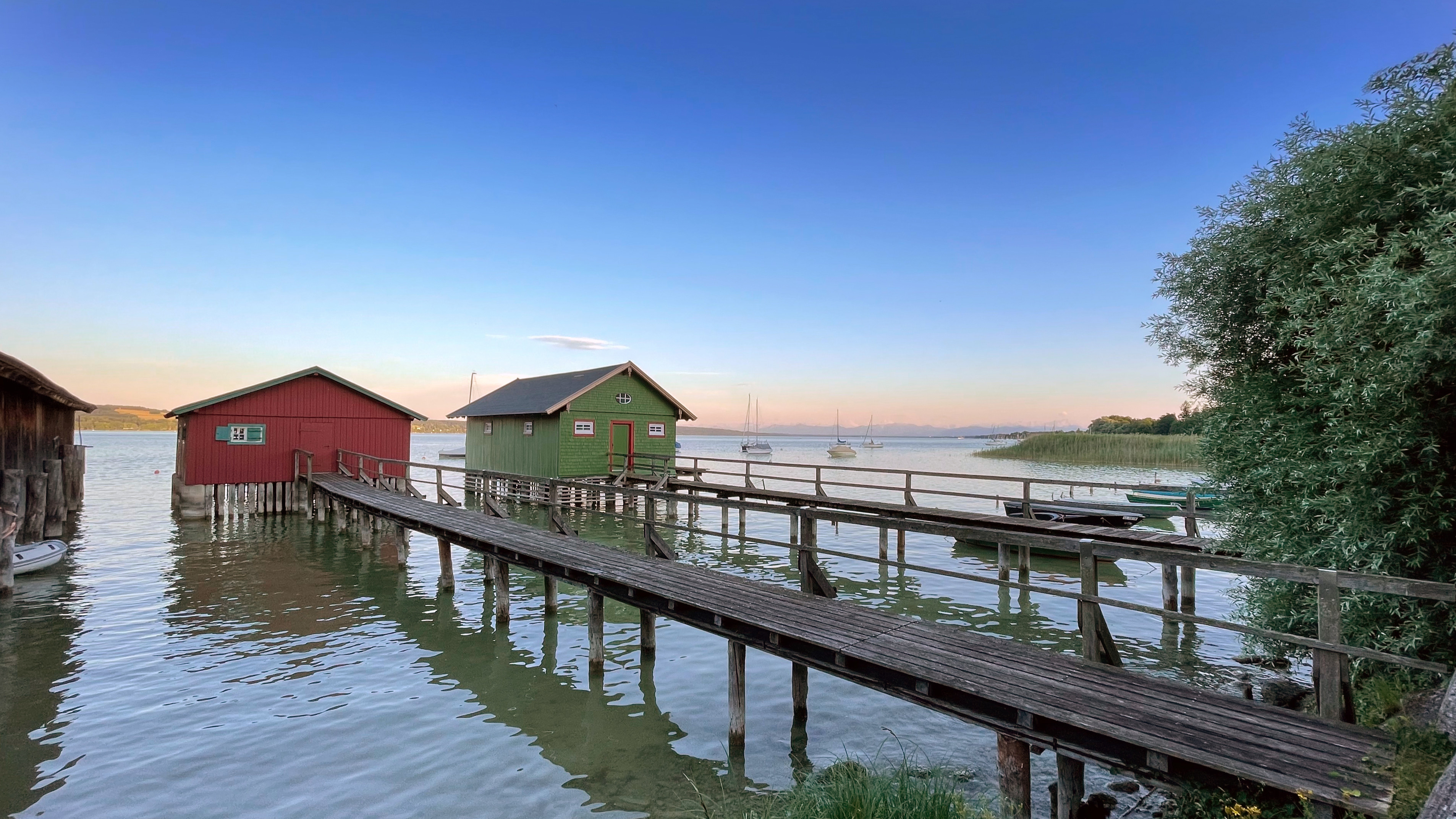 Bootssteg in Schondorf am Ammersee, Foto ConnyKurz 2023