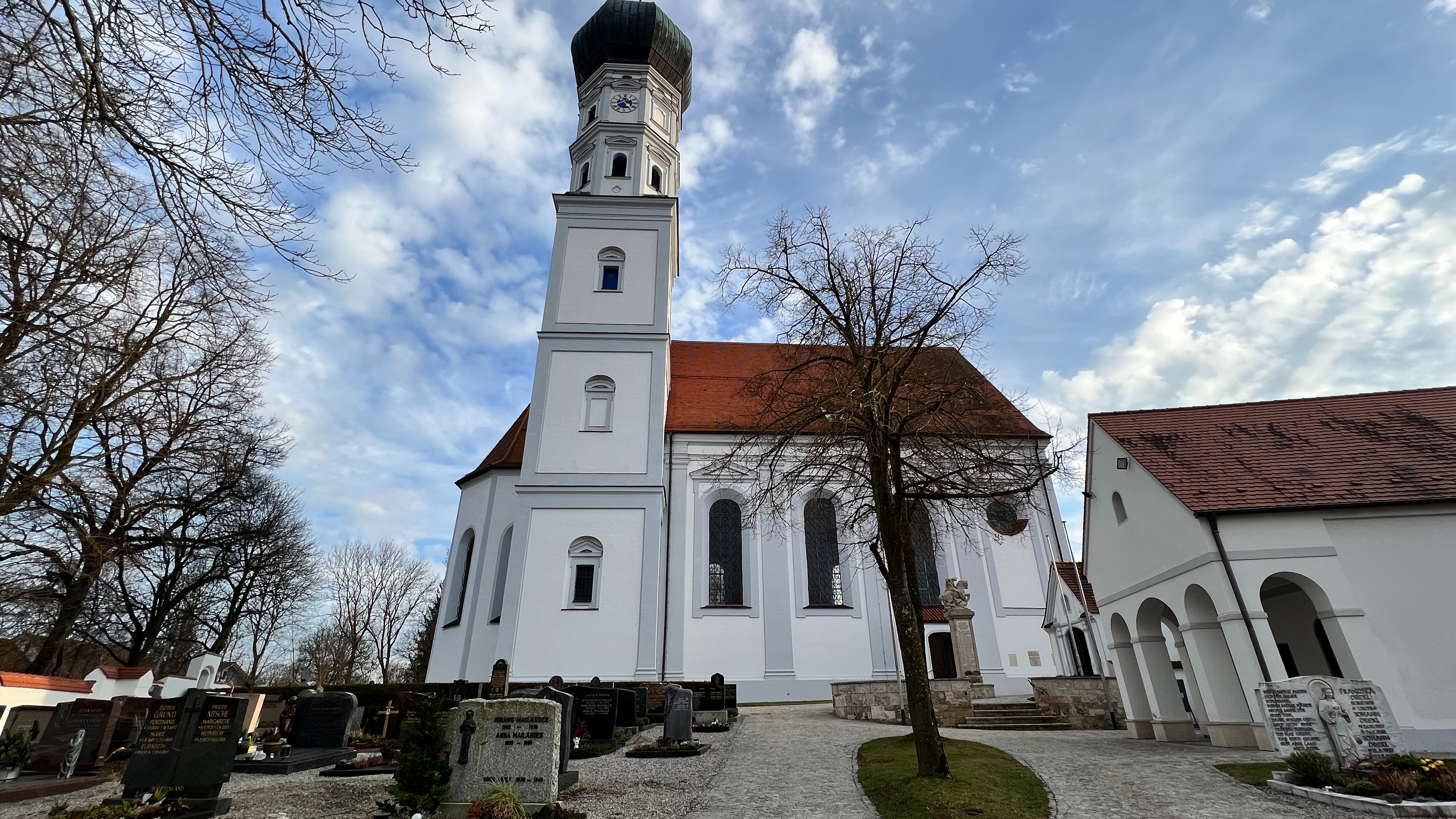 Das Wahrzeichen von Kaufering: Die Pfarrkirche St. Johannes Baptist, Foto Wolfgang Hauck, 2023