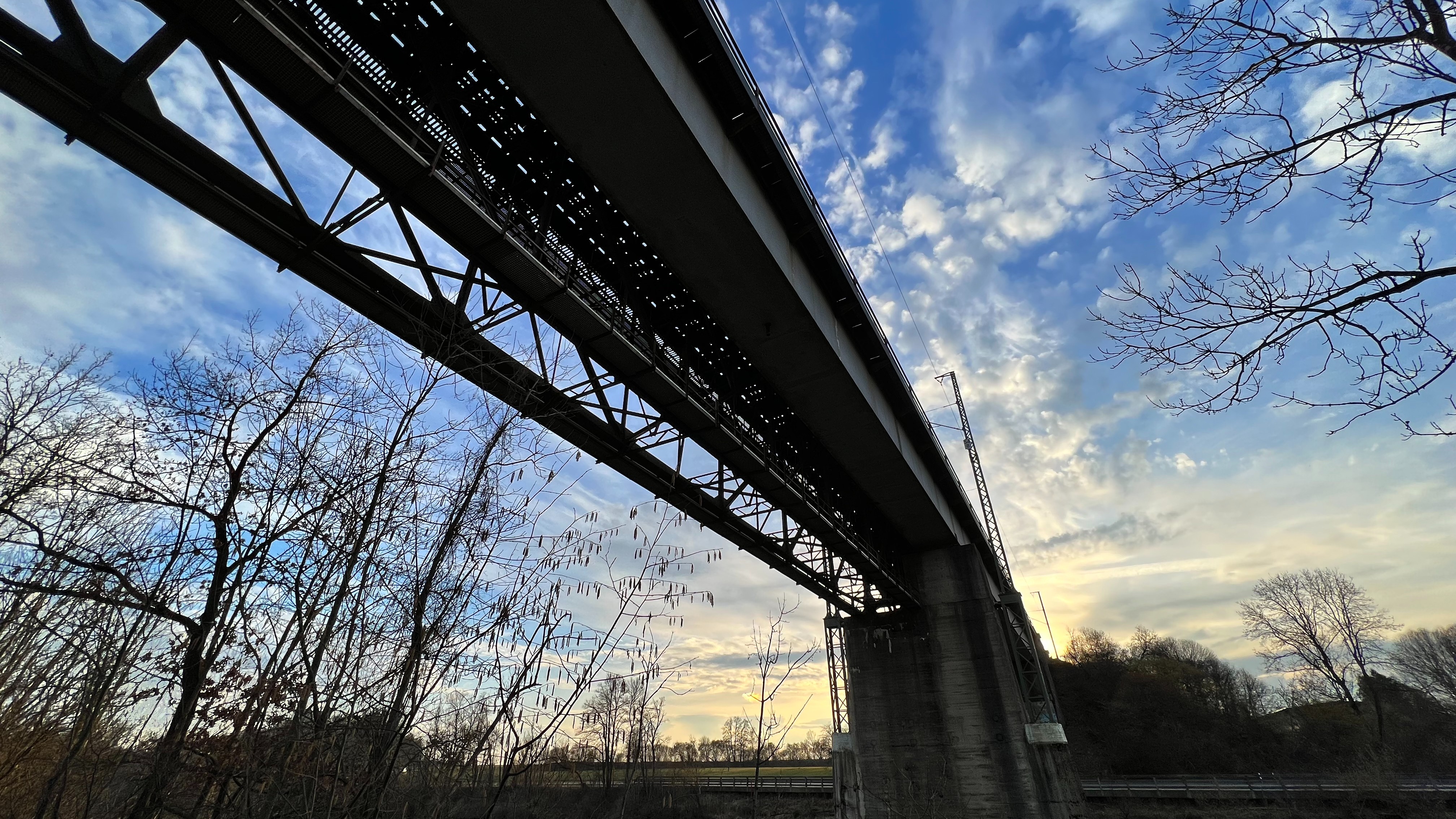 Die Eisenbahnbrücke über den Lech in Kaufering, Foto Wolfgang Hauck, 2023