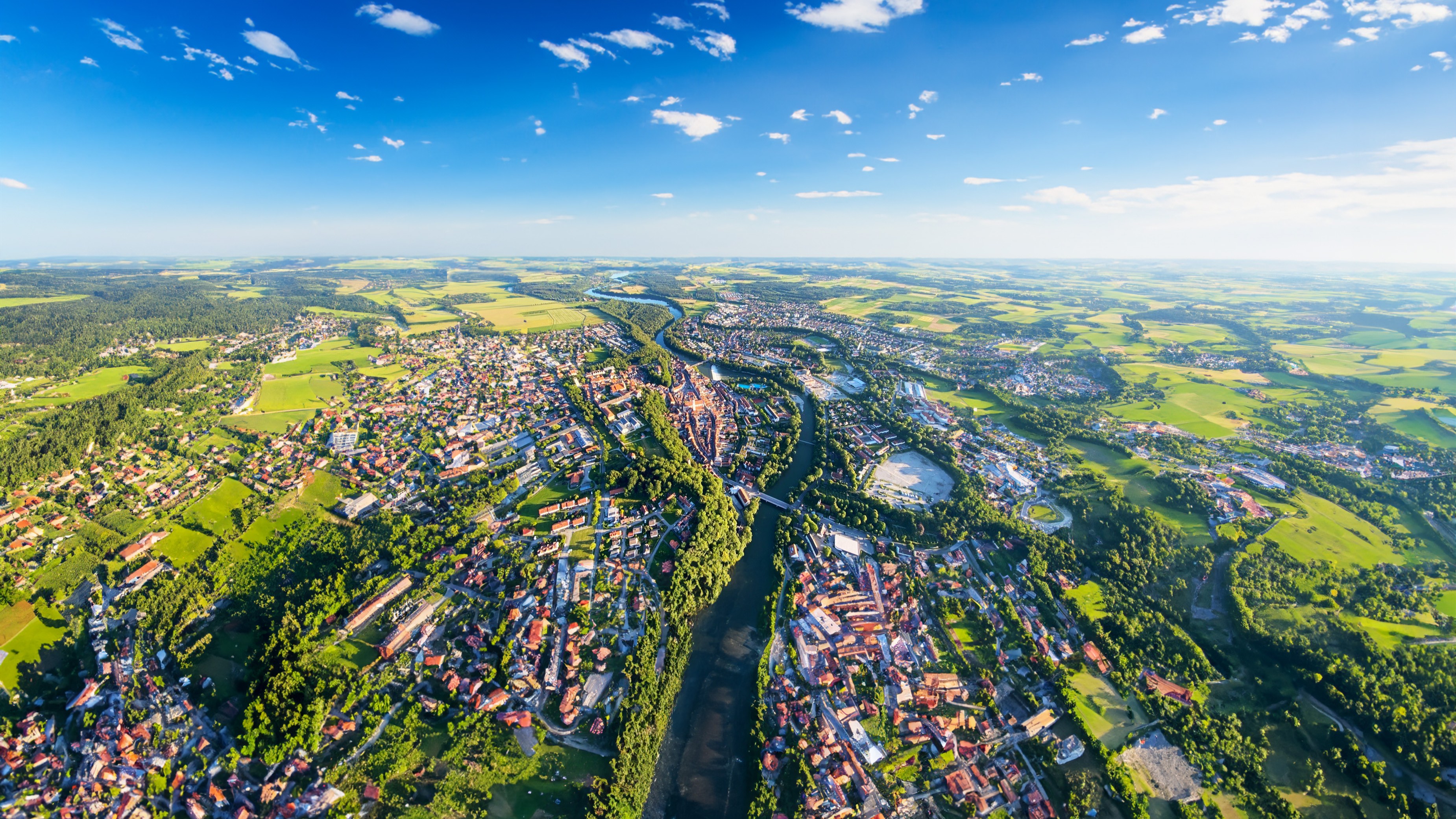 Luftbild von Landsberg am Lech, Aufnahme von Nils Römeling/ Ballonfahrten Augsburg, Bearbeitung Wolfgang Hauck 2023