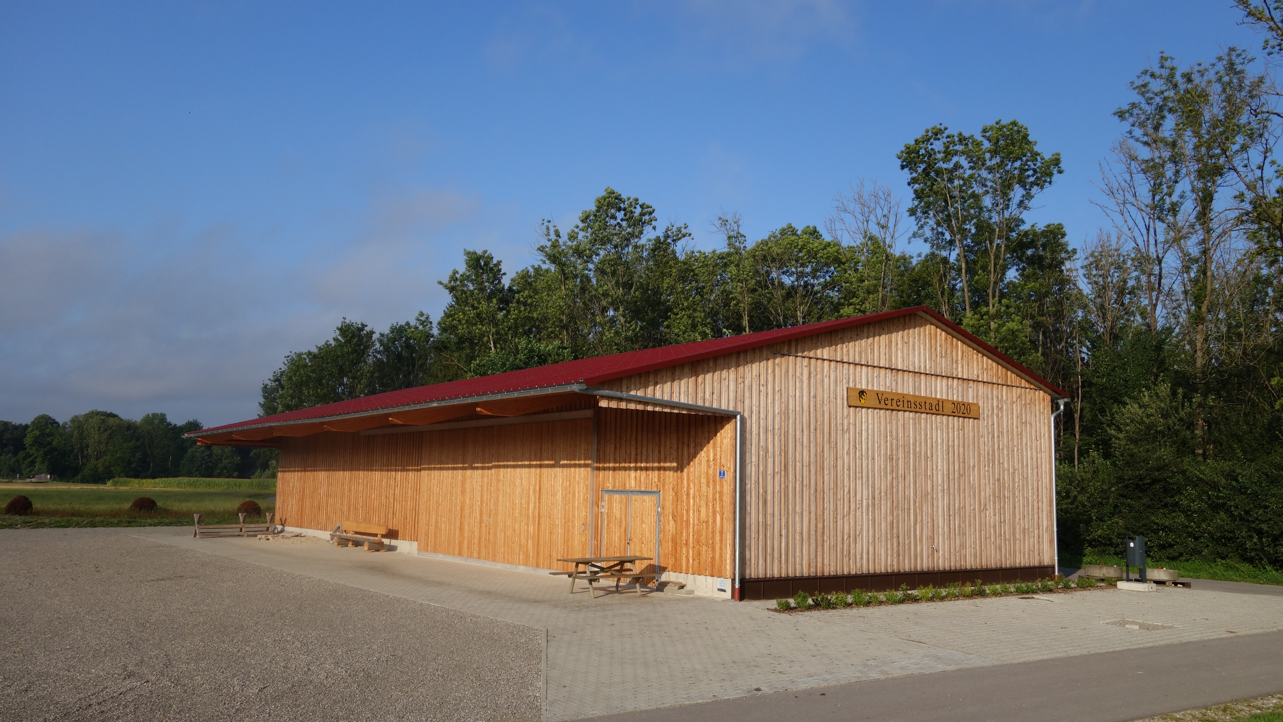 Der 2020 fertig gestellte Vereinsstadl, Foto Josef Neumair 2021
