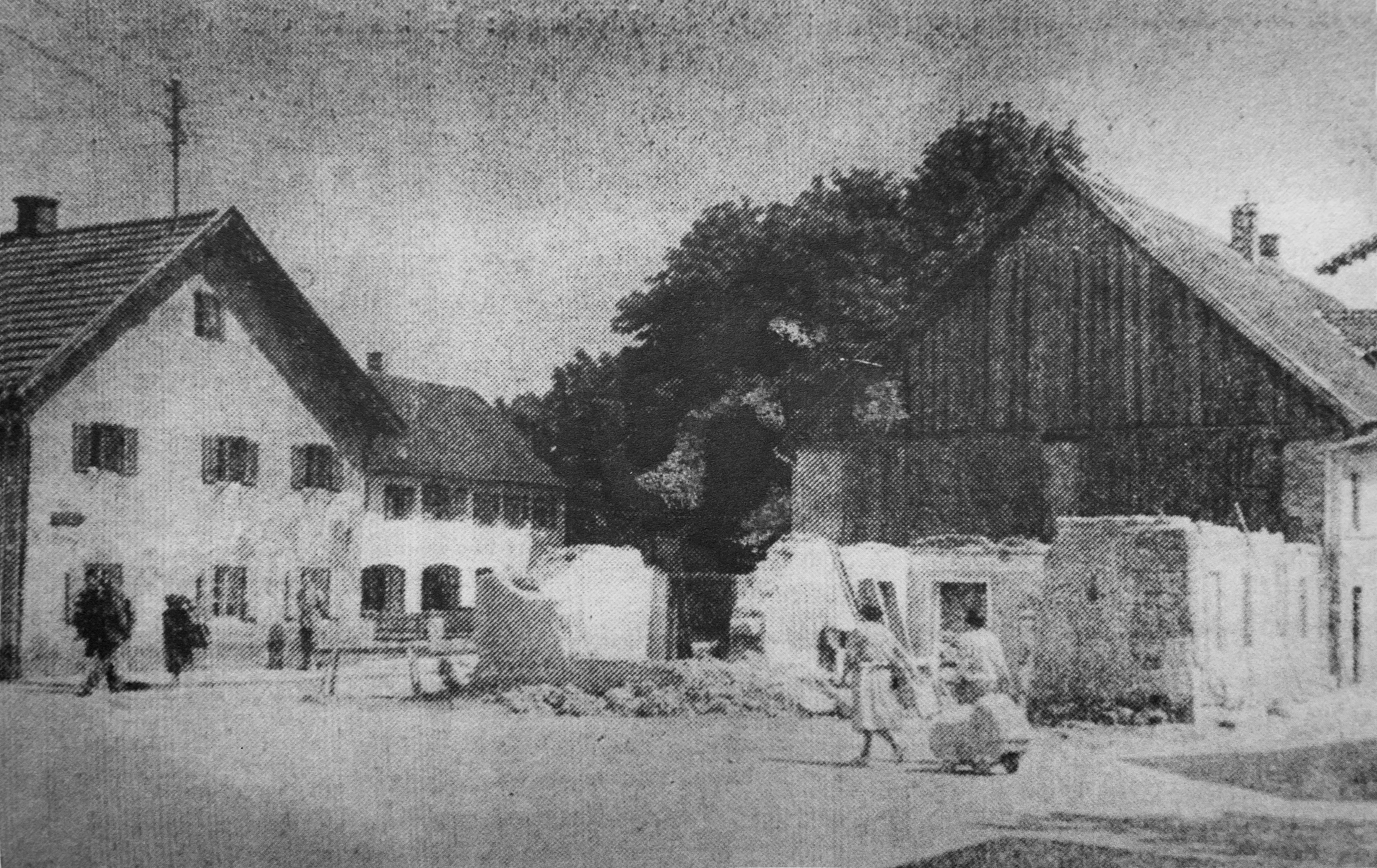 Demolition of the former Tralmer bakery, now Carl-Orff-Platz