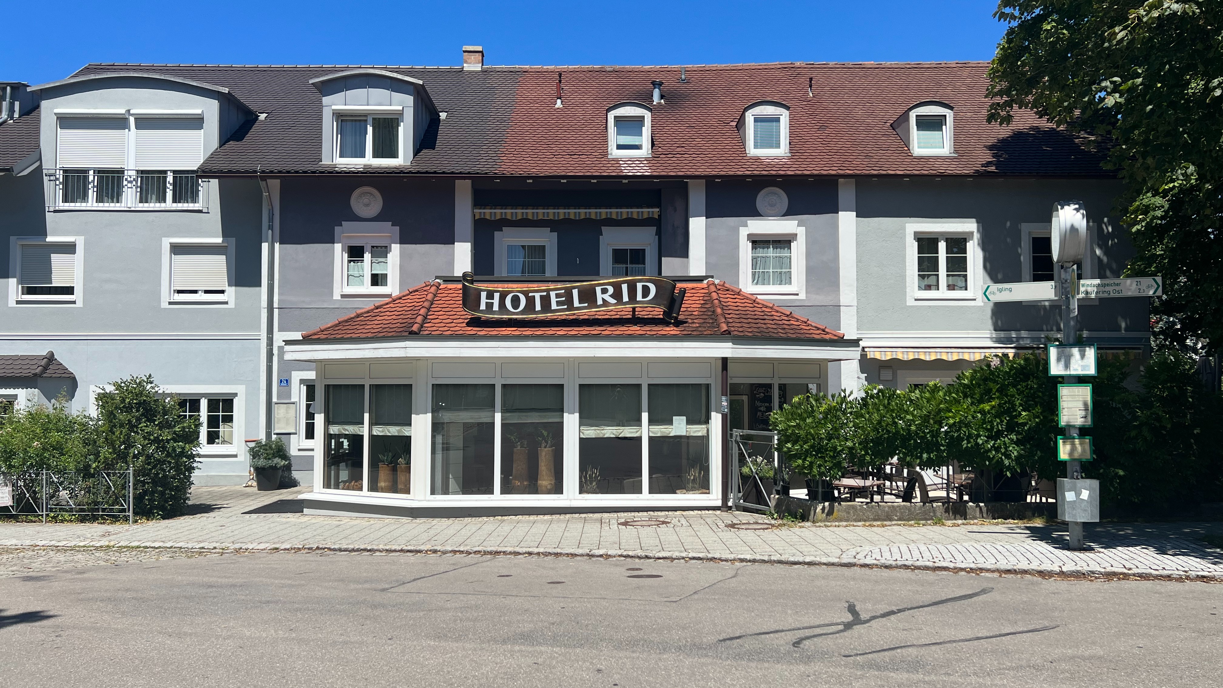 Außenansicht Hotel Rid, Foto Wolfgang Hauck, 2023