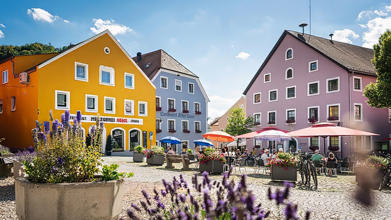 Blick auf das Kipfenberger Rathaus vom Marktplatz aus, Foto: Denger, Dietmar, 2014