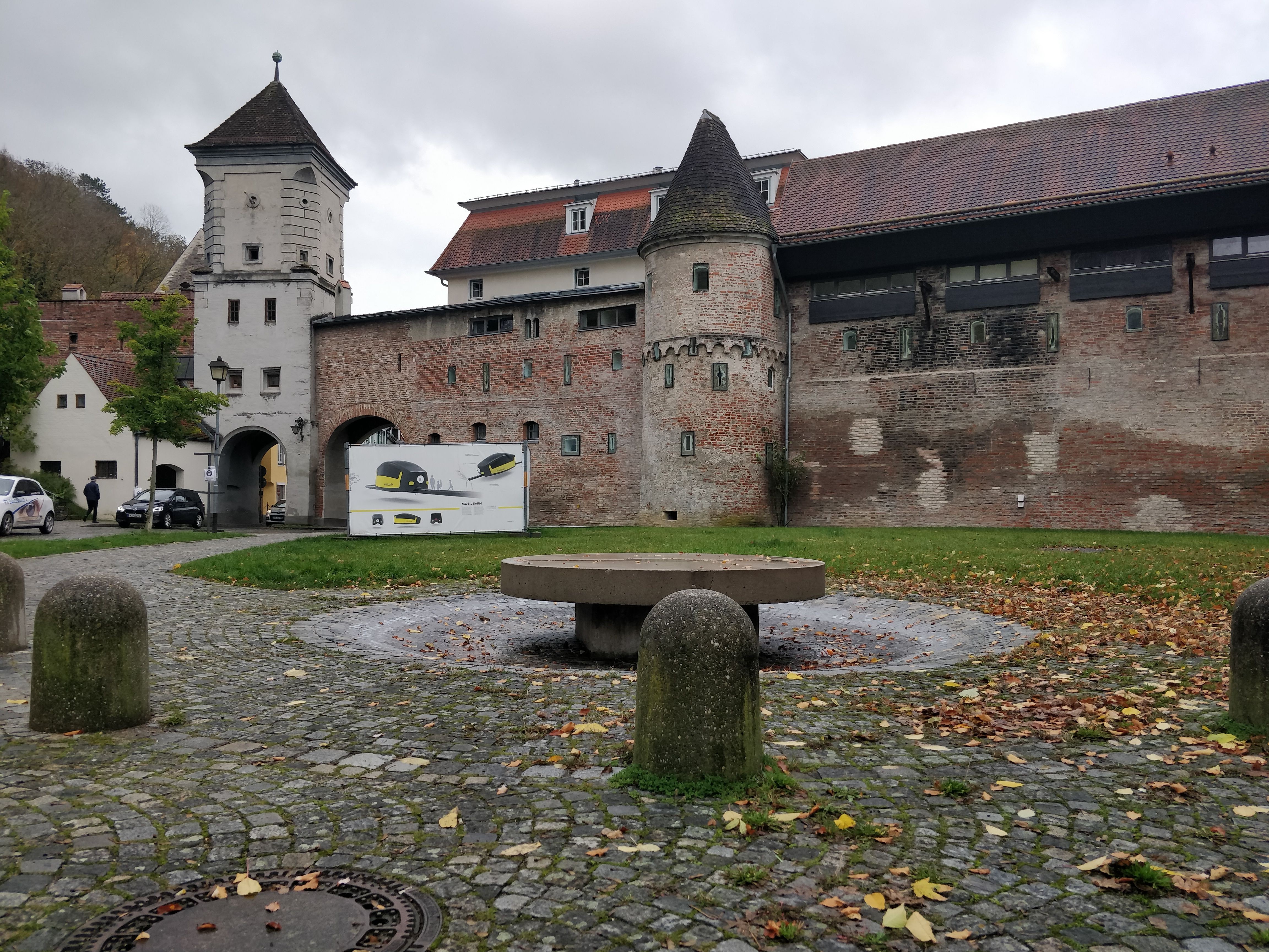 Der Brunnen vor dem Sandauer Tor
