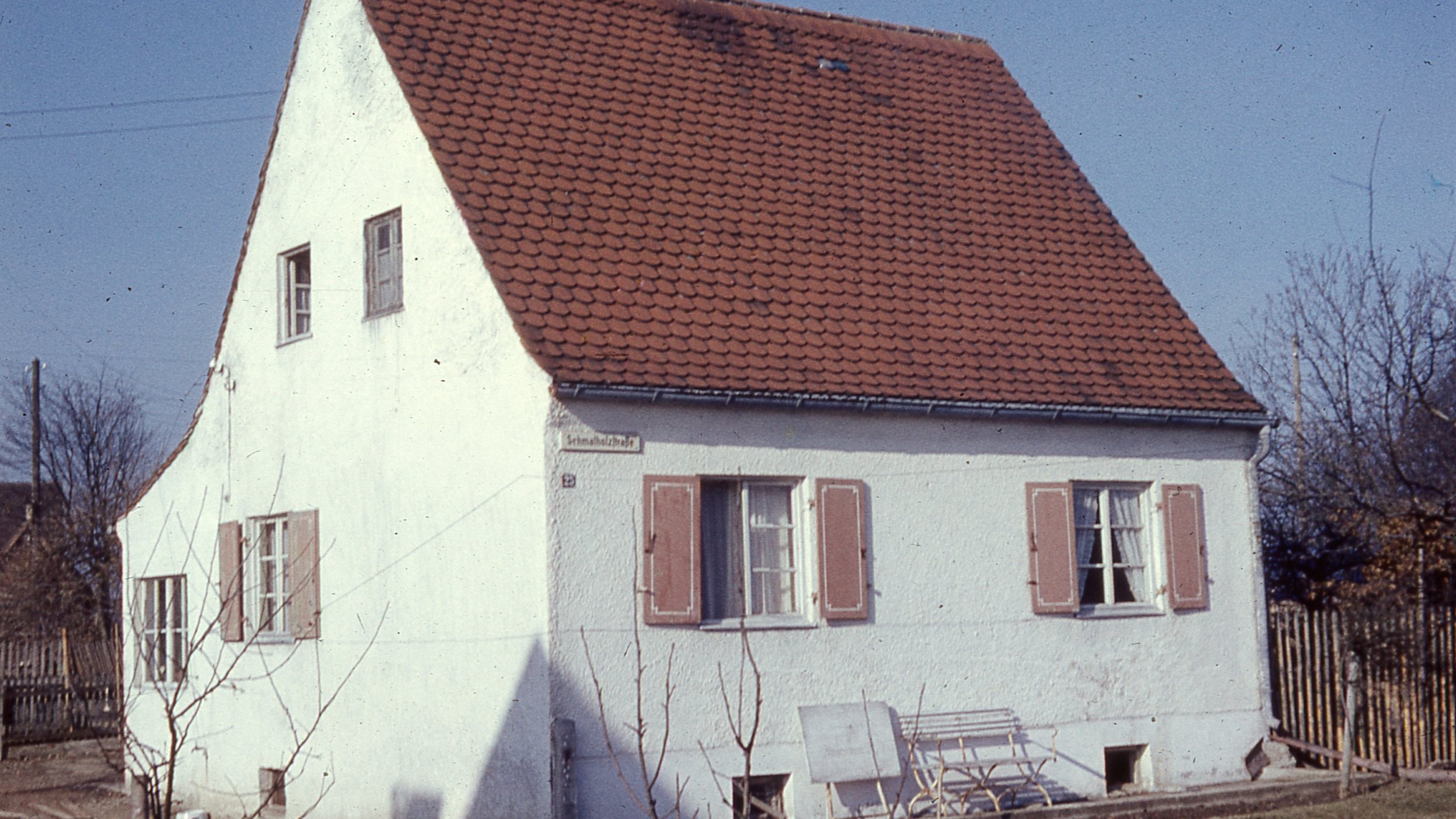 Wohnhaus in der Konrad-Schmalholz-Straße, Fotos: Billy Joe und Iris Carnahan.