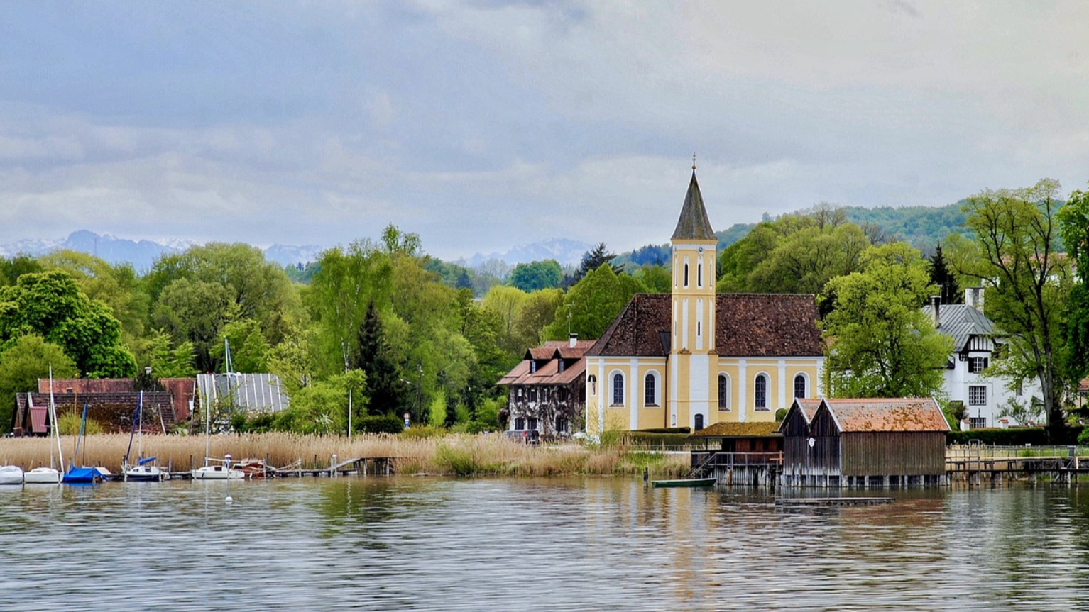 Die Kirche Sankt Alban in Dießen. Foto: BayernHistoryApp
