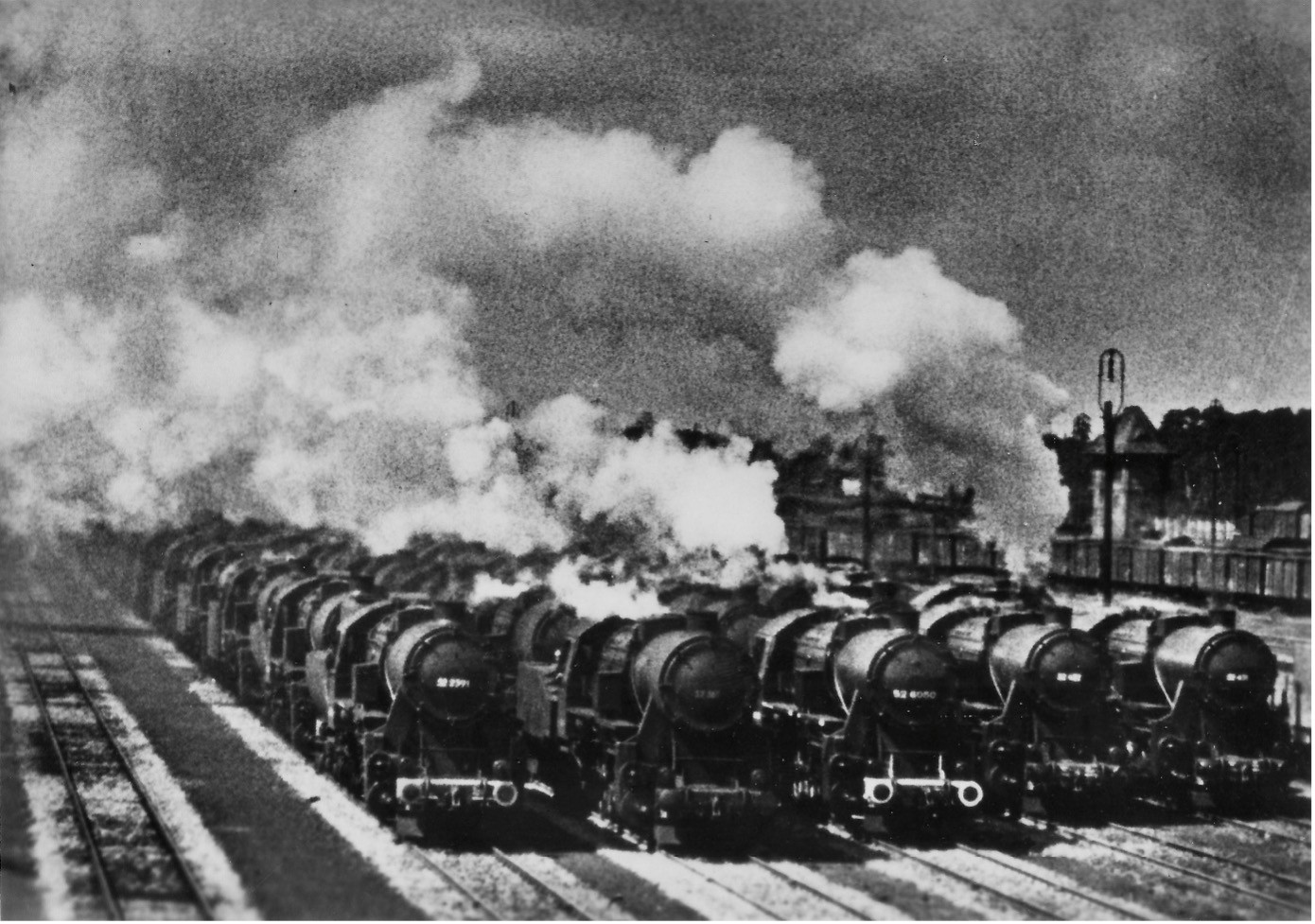 7.7.1943 Propagandabild mit 51 Lokomotiven (Typ BR-52):
