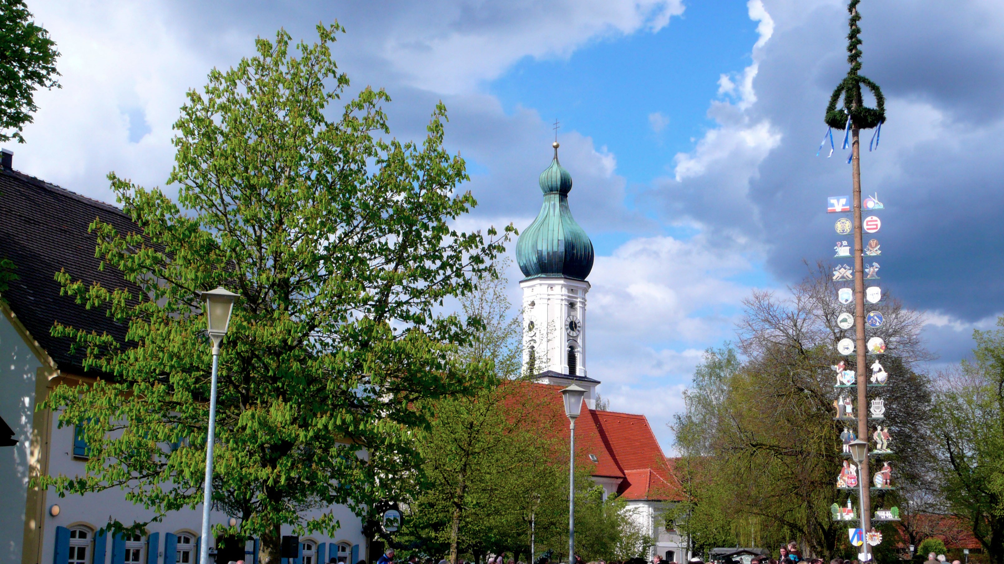 Der Alte Wirt in Geltendorf, Dorfplatz, 1. Mai 2008. Foto: Archiv Peter Wörle